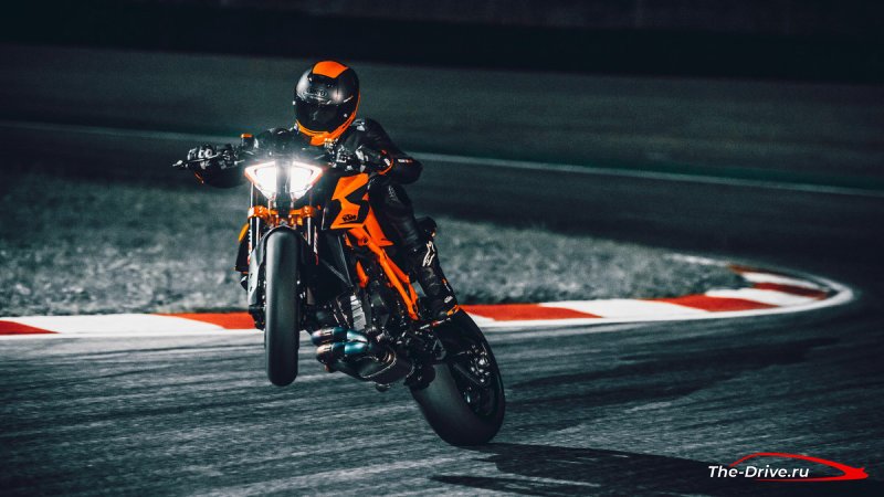 KTM 1290 Super Duke R 2020 года. Обзор | Смелая, нефильтрованная скоростная машина