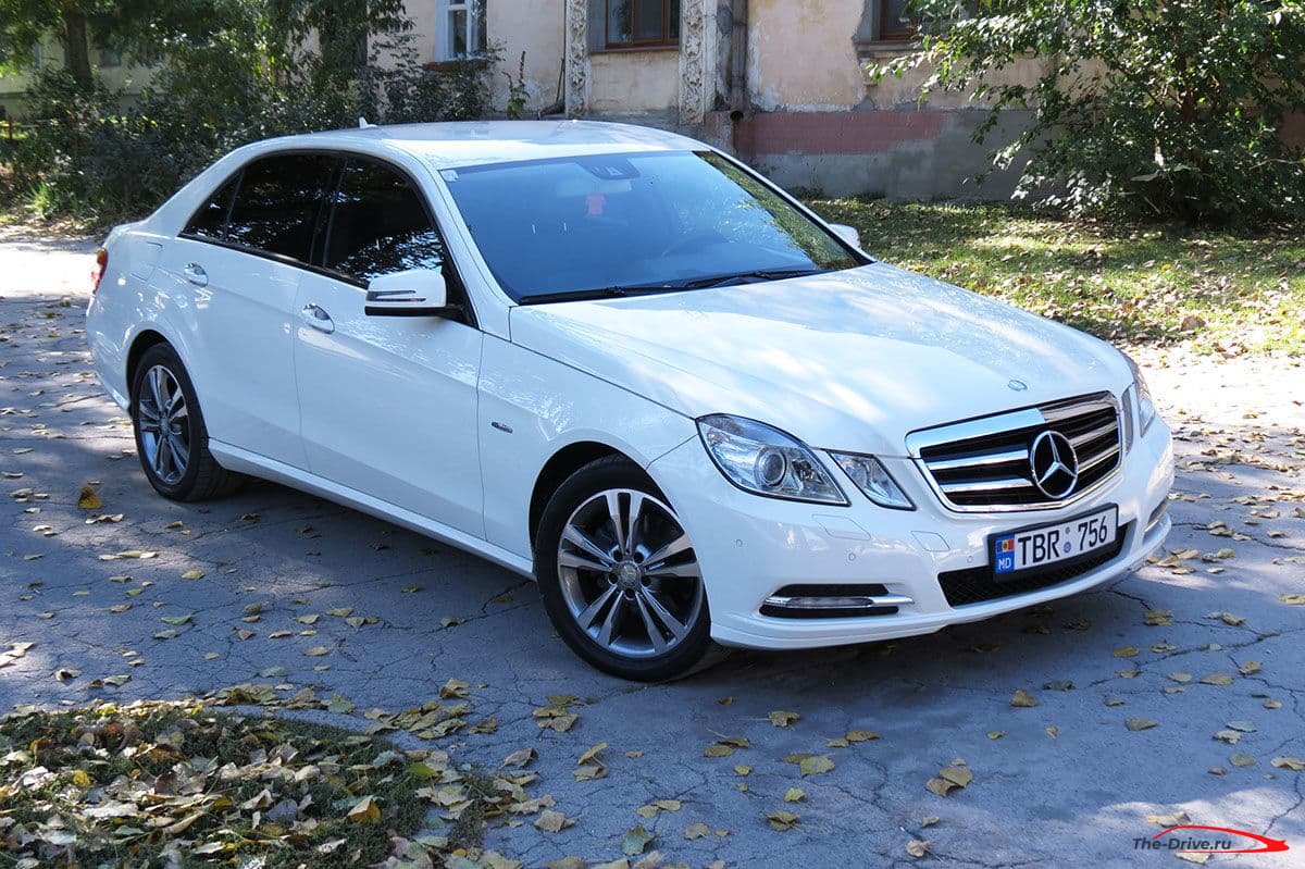 Mercedes Benz W212 - Как самостоятельно заменить лампочку поворотов